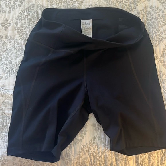 Girlfriend Collective Atletic spandex Stretch shorts Large black - Picture 1 of 2